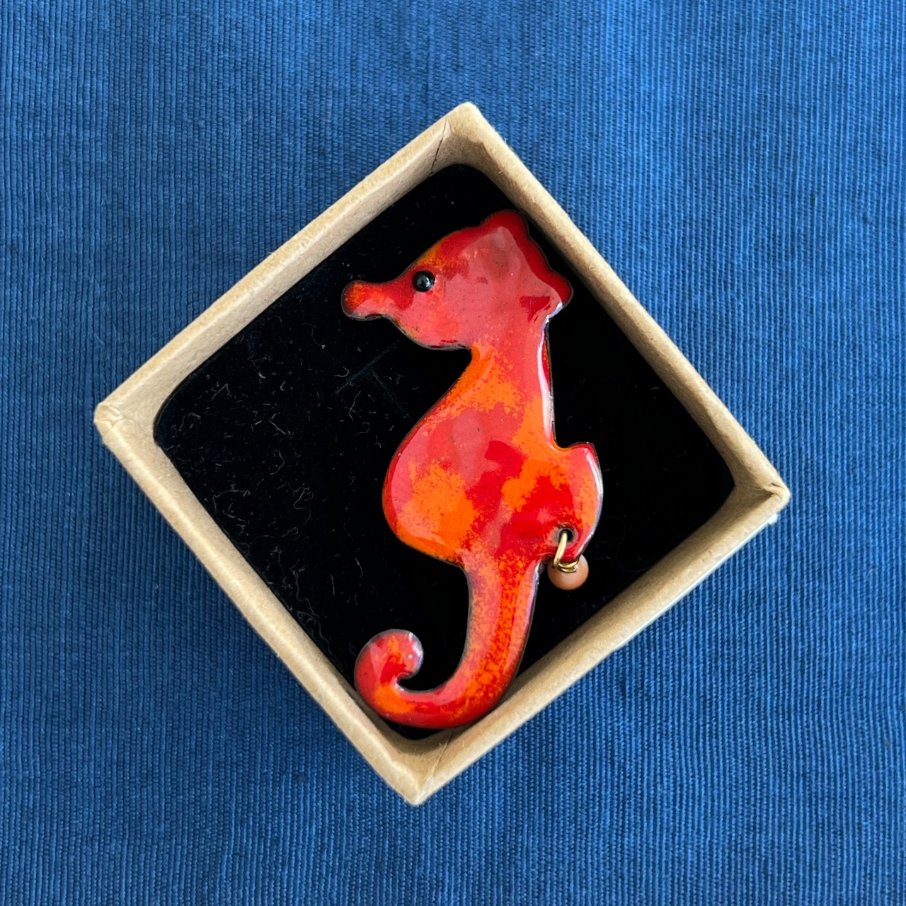 ブローチ　タツノオトシゴ　【送料込】