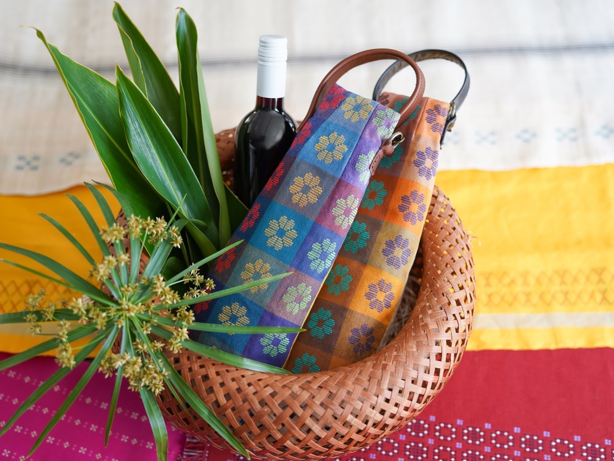 【セールにつき特別価格!!】知花花織(ちばなはなおり)ワインバッグ