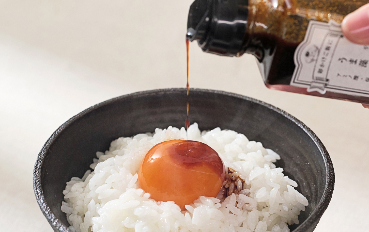 最高の卵かけご飯に、コク甘のうま藻だし醤油を。