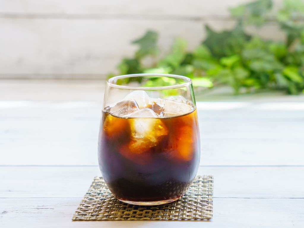 おすすめの飲み方①　まろやかな美味しさをロックで