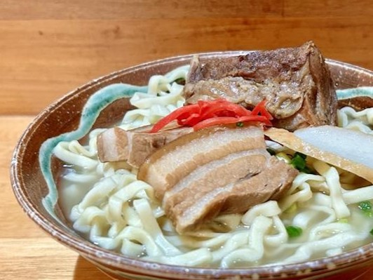 【予約受付中】【送料込】やまや 三枚肉・ソーキそばセット3食入り ※2026年1月7日以降配送